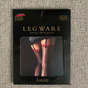 New! Fredericks of Hollywood Seduction color band & backseam Stockings